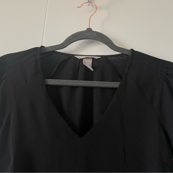 3/$45 H&M Chiffon Vneck Flutter Sleeve Blouse - Picture 3 of 5